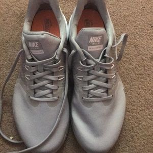 Women’s Nike in season TR 8